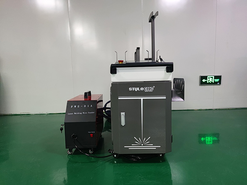 三合一手持式激光焊接、清洗、切割機(jī)