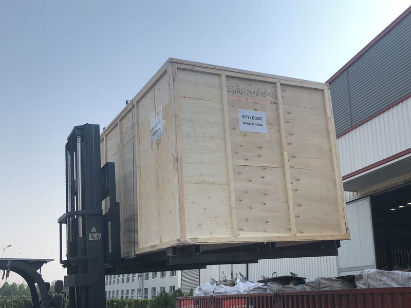 數(shù)控等離子切割工作臺包裝及發(fā)貨