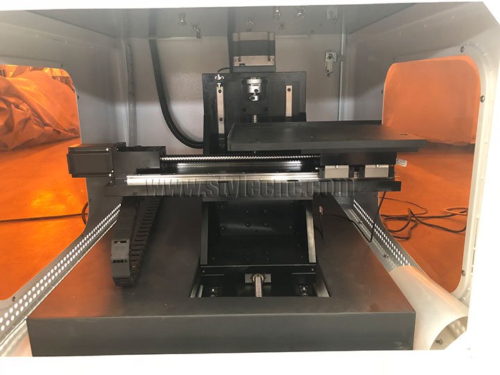 所有軸傳動采用高精度滾珠絲杠，3D激光雕刻機