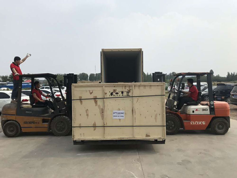 振動(dòng)刀切割機(jī)外包裝