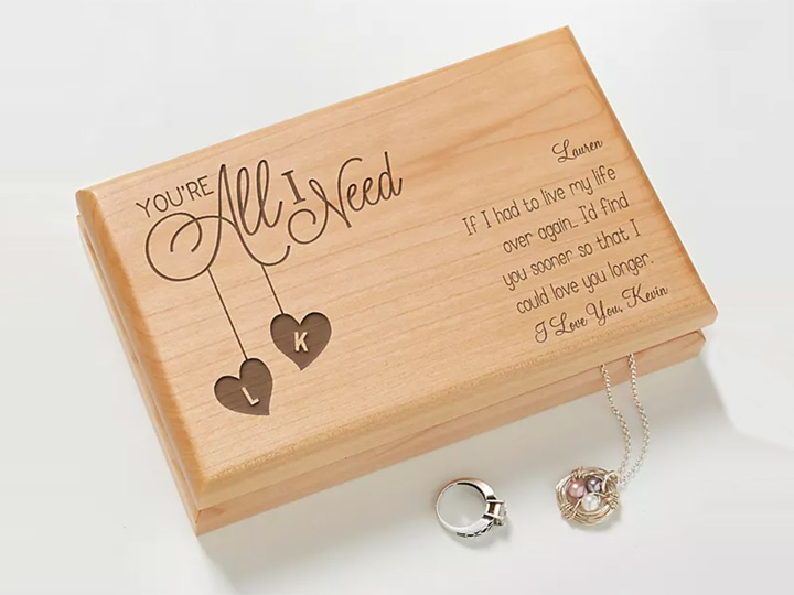 激光雕刻木質(zhì)珠寶盒